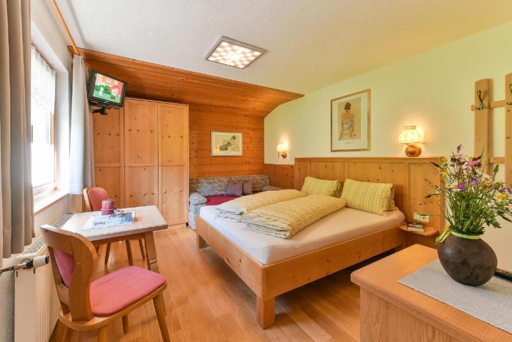 Pension Seeberger Wald am Arlberg Exterior foto